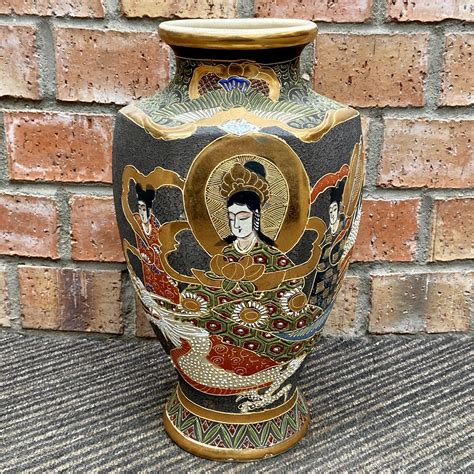 Item; AO. . Hand painted satsuma vase value